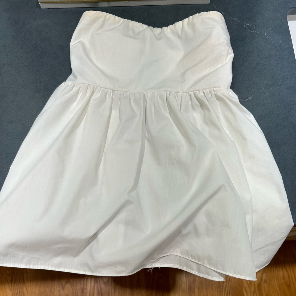 WHITE FLOWY TUBE TOP!